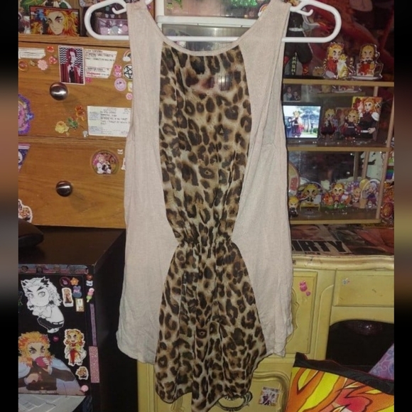 Wetseal semi sheer leopard print back panel fishtail tank top - Picture 4 of 7